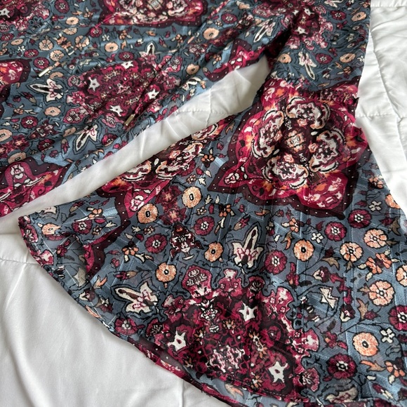 White House Black Market Boho Print Bell Sleeve Dress Size XS - Picture 4 of 12